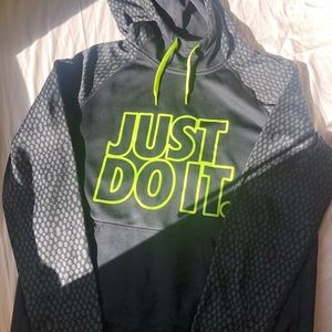 Therma-Fit Men’s Nike Hoodie